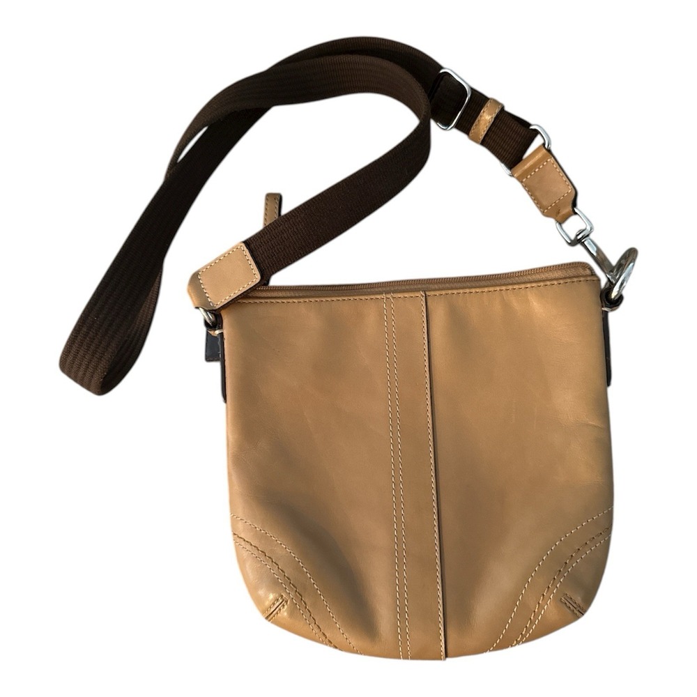 🔥🔥Coach Soho Leather‎ Hobo Crossbody Bag Camel Color. - Picture 2 of 4